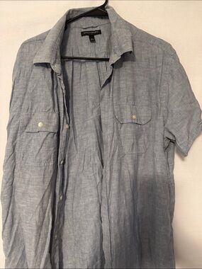 Banana Republic Men’s Heathered Blue Short-Sleeve Button-Down Linen Shirt